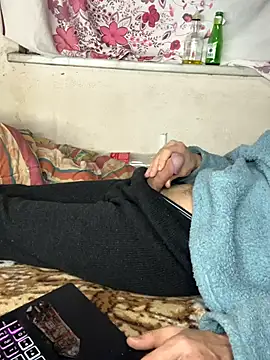 Snapshot of cenkjigolo chatting on December 3, 2025, 6:29 pm cenkjigolo online show from December 3, 2025, 6:29 pm