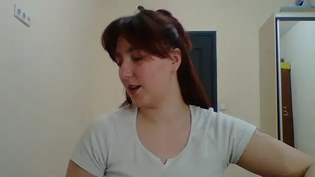 MiaStika online show from March 20, 2025, 5:47 pm