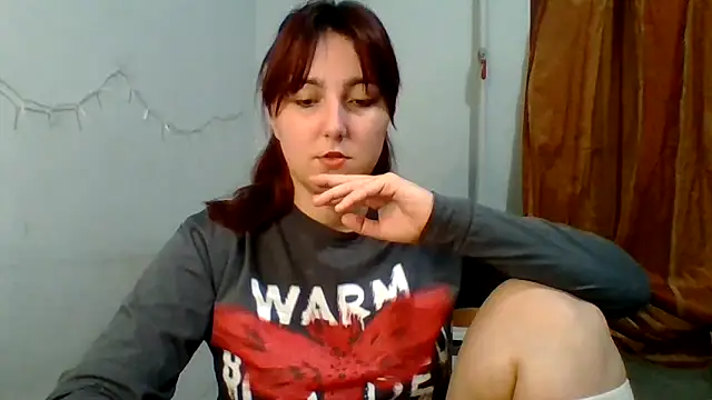 MiaStika online show from October 4, 2025, 4:52 pm