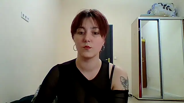 MiaStika online show from March 12, 2025, 4:56 pm