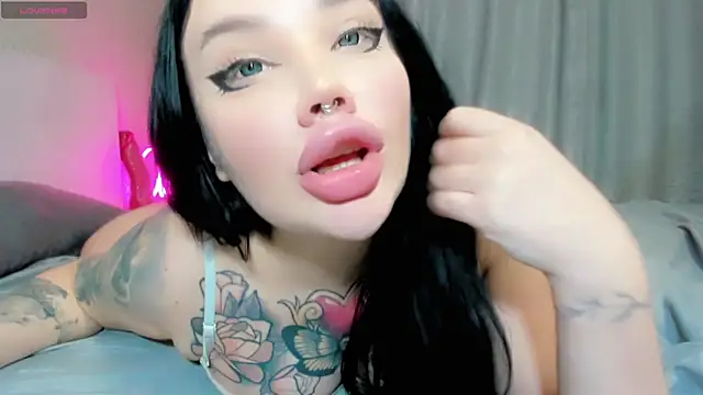 Snapshot of Aira_vi chatting on May 18, 2026, 3:17 pm Aira vi online show from May 18, 2026, 3:17 pm
