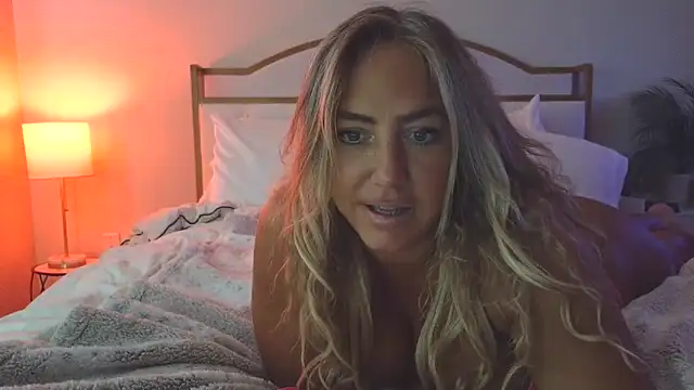 sunshinekisses online show from June 16, 2026, 2:50 pm