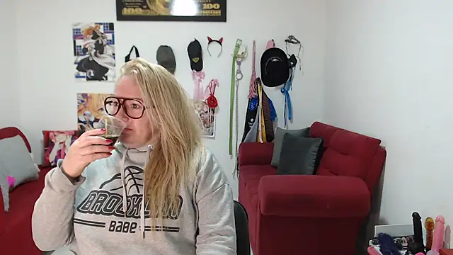 Snapshot of emperabigbootybigass chatting on October 17, 2025, 12:18 pm emperabigbootybigass online show from October 17, 2025, 12:18 pm