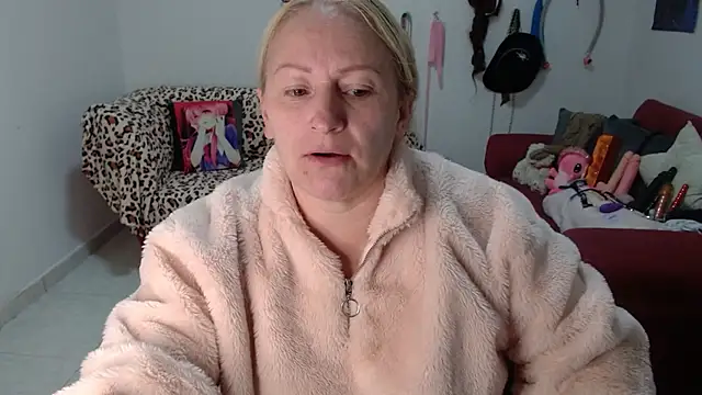 Snapshot of emperabigbootybigass chatting on April 7, 2026, 12:18 pm emperabigbootybigass online show from April 7, 2026, 12:18 pm