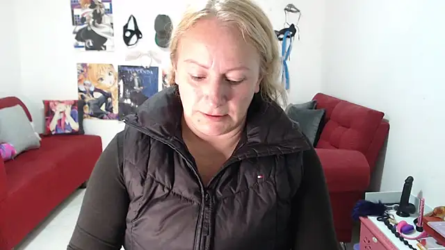 Snapshot of emperabigbootybigass chatting on October 14, 2025, 12:28 pm emperabigbootybigass online show from October 14, 2025, 12:28 pm