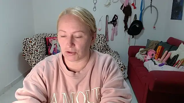 Snapshot of emperabigbootybigass chatting on April 6, 2026, 12:28 pm emperabigbootybigass online show from April 6, 2026, 12:28 pm