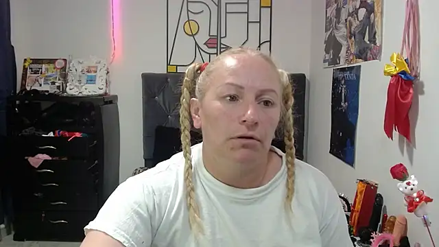 Snapshot of emperabigbootybigass chatting on May 11, 2026, 4:04 pm emperabigbootybigass online show from May 11, 2026, 4:04 pm