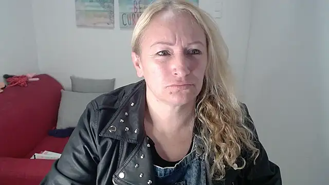 Snapshot of emperabigbootybigass chatting on April 20, 2026, 1:03 pm emperabigbootybigass online show from April 20, 2026, 1:03 pm
