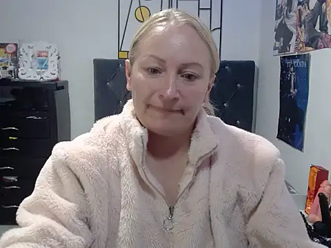 Snapshot of emperabigbootybigass chatting on April 24, 2026, 12:18 pm emperabigbootybigass online show from April 24, 2026, 12:18 pm