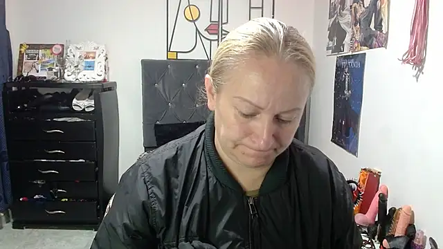 Snapshot of emperabigbootybigass chatting on May 6, 2026, 12:31 pm emperabigbootybigass online show from May 6, 2026, 12:31 pm