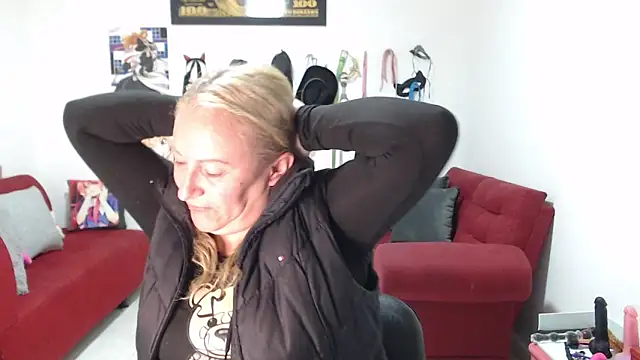 Snapshot of emperabigbootybigass chatting on October 20, 2025, 12:17 pm emperabigbootybigass online show from October 20, 2025, 12:17 pm