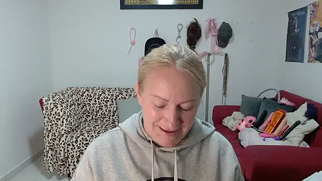 Snapshot of emperabigbootybigass chatting on April 14, 2026, 12:32 pm emperabigbootybigass online show from April 14, 2026, 12:32 pm