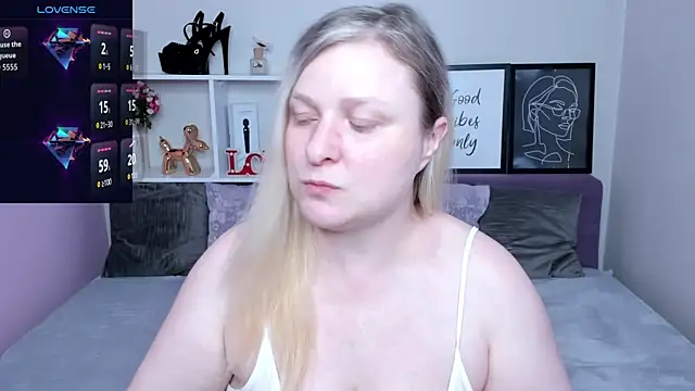 Snapshot of AnnaXCherri chatting on November 14, 2025, 3:54 am AnnaXCherri online show from November 14, 2025, 3:54 am