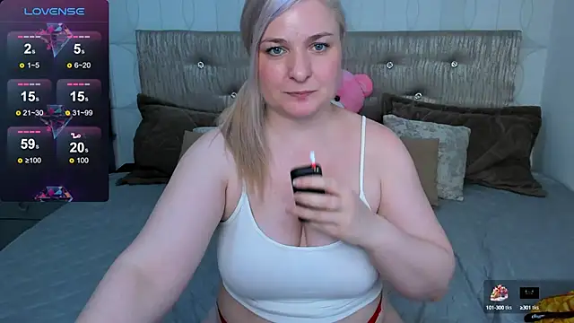 Snapshot of AnnaXCherri chatting on February 14, 2025, 5:41 am AnnaXCherri online show from February 14, 2025, 5:41 am