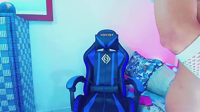 Snapshot of aidaathh chatting on October 14, 2025, 1:01 pm aidaathh online show from October 14, 2025, 1:01 pm