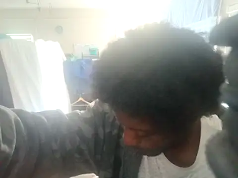 Snapshot of DevinToore chatting on October 14, 2025, 6:19 pm DevinToore online show from October 14, 2025, 6:19 pm