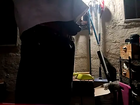 Snapshot of DevinToore chatting on November 15, 2025, 8:51 am DevinToore online show from November 15, 2025, 8:51 am