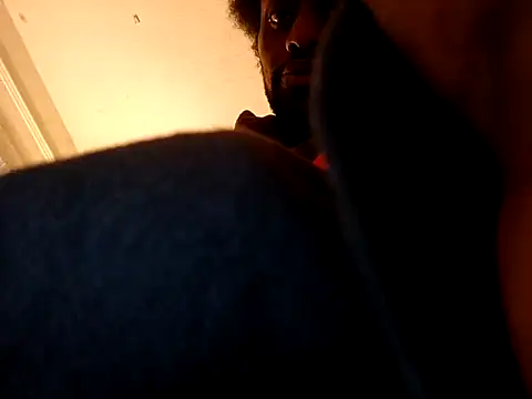 Snapshot of DevinToore chatting on November 18, 2025, 2:27 am DevinToore online show from November 18, 2025, 2:27 am