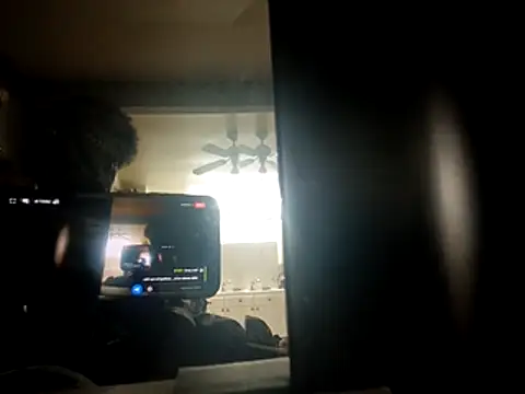 Snapshot of DevinToore chatting on November 7, 2025, 9:03 am DevinToore online show from November 7, 2025, 9:03 am