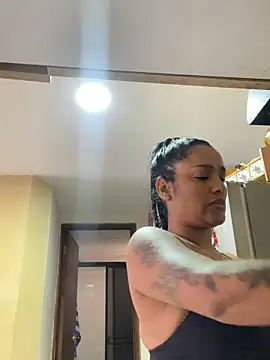 Snapshot of KatalinnaBrown chatting on December 4, 2025, 5:01 pm KatalinnaBrown online show from December 4, 2025, 5:01 pm