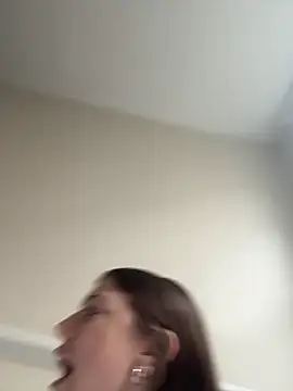 emilycoco online show from April 26, 2026, 8:28 pm
