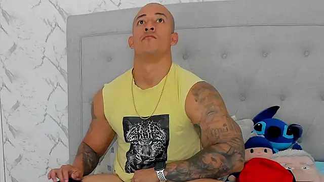 Snapshot of luigiferrara chatting on November 25, 2025, 8:31 pm luigiferrara online show from November 25, 2025, 8:31 pm