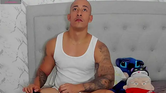 luigiferrara online show from May 4, 2026, 9:17 pm