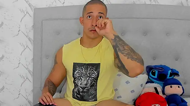 Snapshot of luigiferrara chatting on November 19, 2025, 9:59 pm luigiferrara online show from November 19, 2025, 9:59 pm