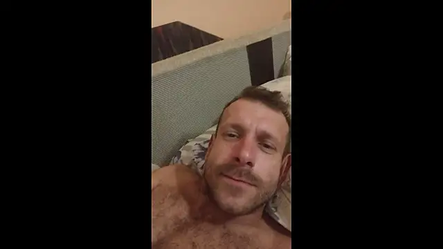 Snapshot of DonCristian chatting on December 21, 2025, 2:35 am DonCristian online show from December 21, 2025, 2:35 am
