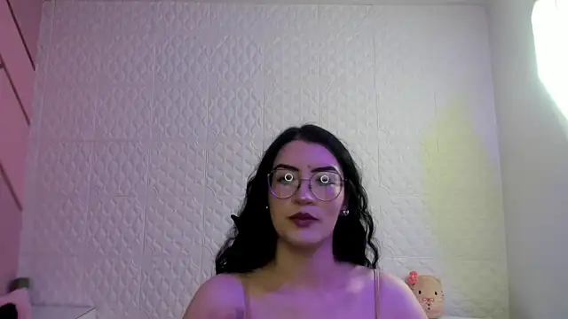 Snapshot of Violetaa_diazz chatting on June 2, 2026, 9:26 pm Violetaa diazz online show from June 2, 2026, 9:26 pm