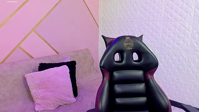 Violetaa diazz online show from October 18, 2025, 9:17 pm