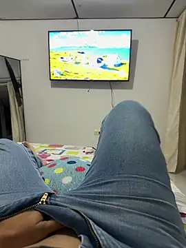 Snapshot of ANYLU19 chatting on November 25, 2025, 3:18 am ANYLU19 online show from November 25, 2025, 3:18 am