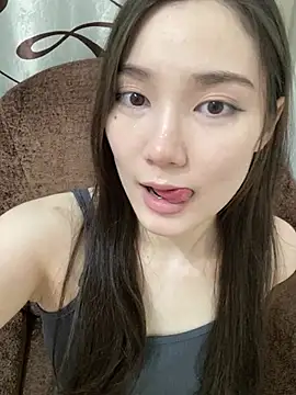 Snapshot of Milka23 chatting on January 12, 2026, 12:28 am Milka23 online show from January 12, 2026, 12:28 am