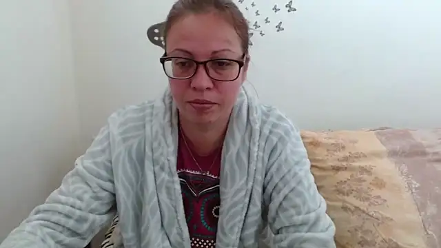 Snapshot of LadyHellene chatting on March 7, 2026, 7:04 am LadyHellene online show from March 7, 2026, 7:04 am