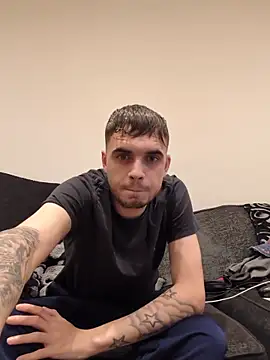 8inchstallion online show from December 14, 2025, 11:43 pm