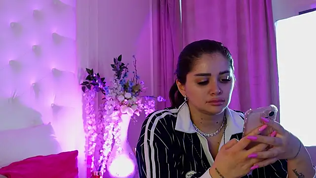 Snapshot of Amberseyes chatting on June 13, 2026, 9:51 am Amberseyes online show from June 13, 2026, 9:51 am