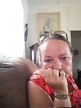 Kimmyb777 online show from January 17, 2026, 1:26 pm