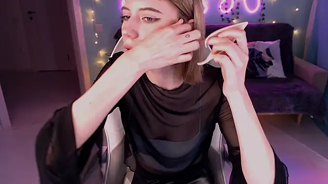 Snapshot of Sweet_Richal chatting on October 12, 2025, 9:05 pm Sweet Richal online show from October 12, 2025, 9:05 pm