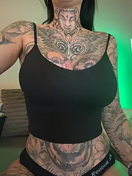 Snapshot of MeganWitch chatting on July 14, 2026, 5:01 am MeganWitch online show from July 14, 2026, 5:01 am