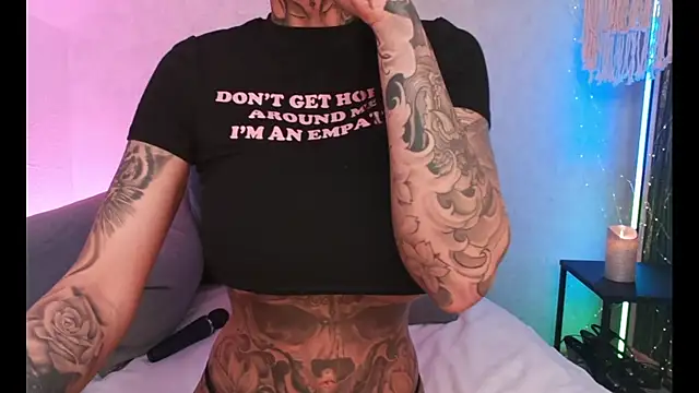 MeganWitch online show from February 5, 2025, 10:11 pm