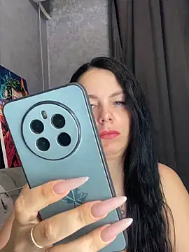 Snapshot of Lola_Hale chatting on May 19, 2026, 6:15 pm Lola Hale online show from May 19, 2026, 6:15 pm