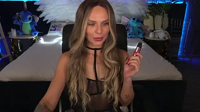 KiraGrayy online show from October 10, 2025, 1:01 pm