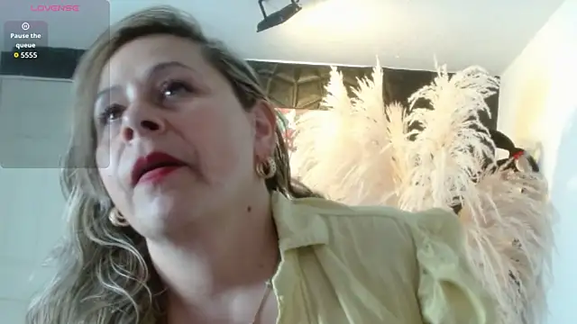 CINTHIA1609 online show from November 29, 2025, 9:04 pm