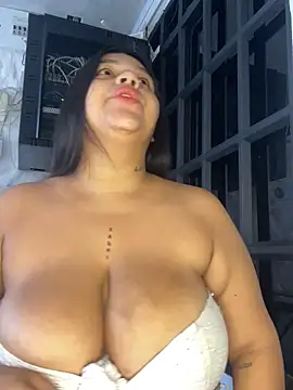 Snapshot of emma__milk_ chatting on October 15, 2025, 11:51 am emma milk online show from October 15, 2025, 11:51 am
