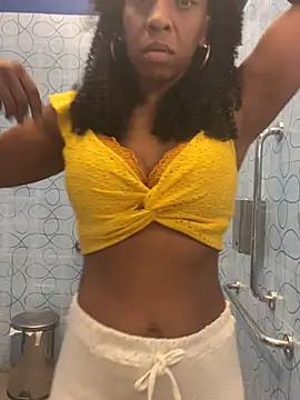 Snapshot of Luhma_hot chatting on May 29, 2026, 8:31 am Luhma hot online show from May 29, 2026, 8:31 am
