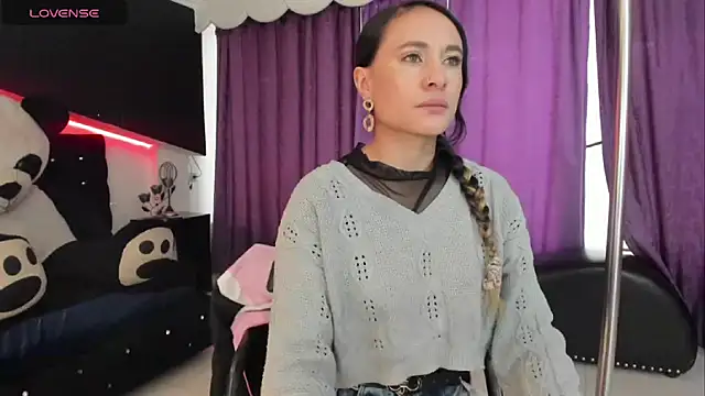 Snapshot of Coral_Gibson chatting on October 10, 2025, 12:39 pm Coral Gibson online show from October 10, 2025, 12:39 pm