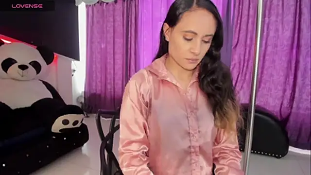 Snapshot of Coral_Gibson chatting on October 25, 2025, 1:34 pm Coral Gibson online show from October 25, 2025, 1:34 pm