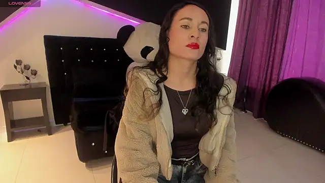 Snapshot of Coral_Gibson chatting on November 21, 2025, 1:10 pm Coral Gibson online show from November 21, 2025, 1:10 pm