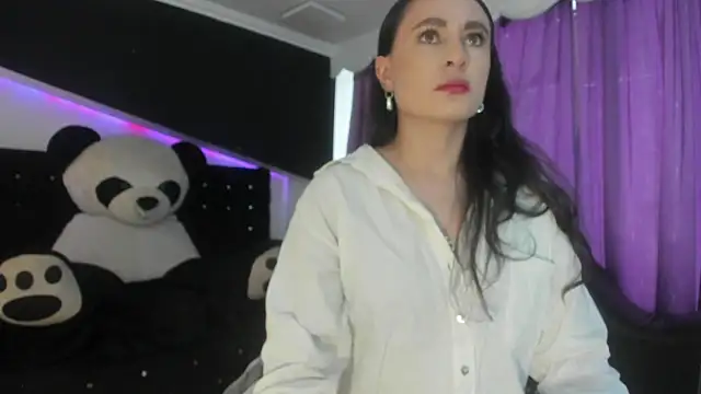 Snapshot of Coral_Gibson chatting on June 6, 2026, 2:11 pm Coral Gibson online show from June 6, 2026, 2:11 pm