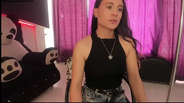 Snapshot of Coral_Gibson chatting on November 8, 2025, 1:36 pm Coral Gibson online show from November 8, 2025, 1:36 pm